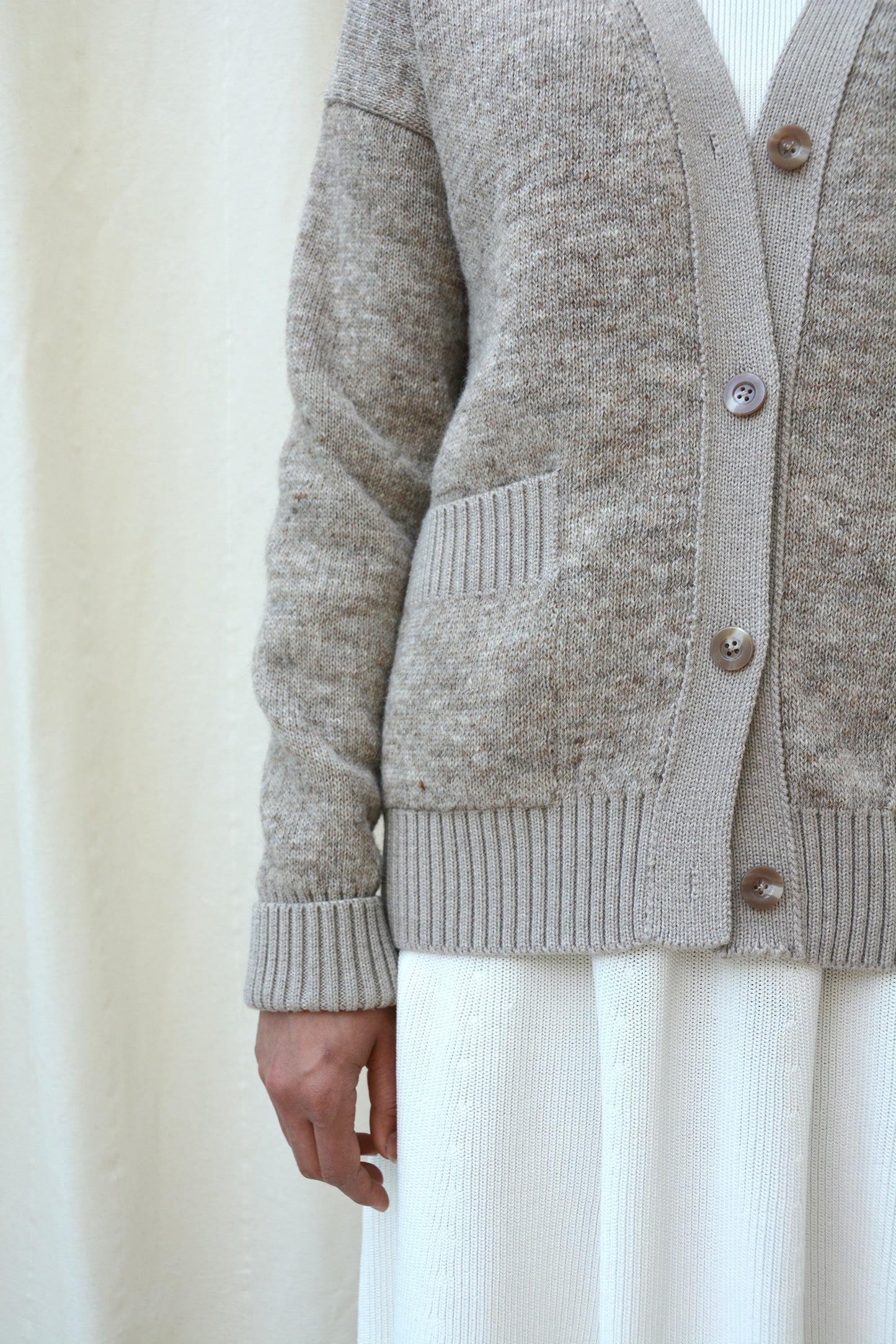 FYN ICELANDIC WOOL V-NECK CARDIGAN